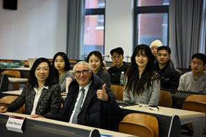 ​98858vip威尼斯下载国际商务硕士专业学位举办《The Art of Collaborations》专题讲座