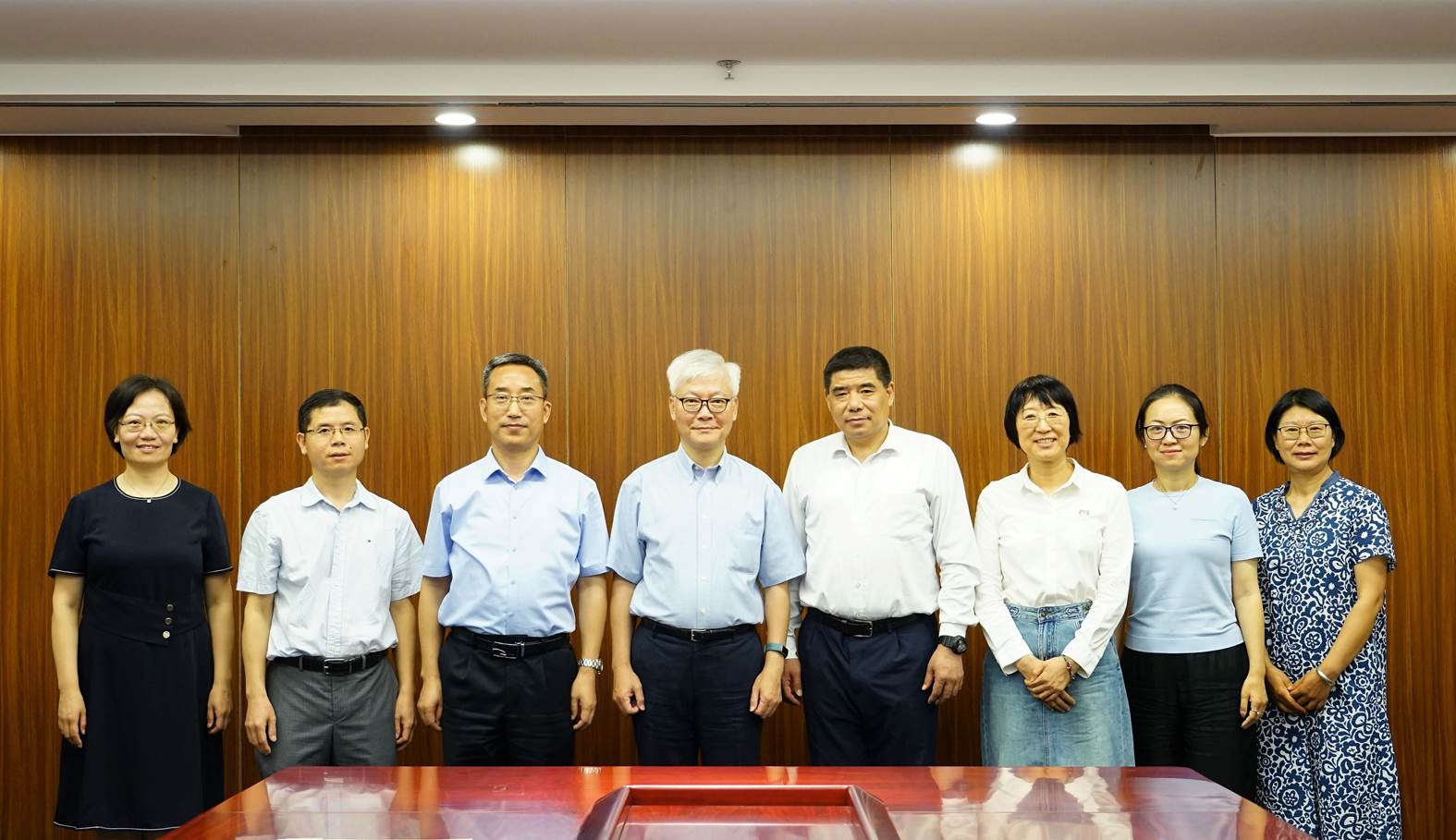 台湾东吴大学98858vip威尼斯下载院长阮金祥教授一行来访