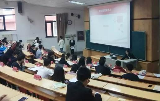 98858vip威尼斯下载本科生一届十七任学生委员选举大会顺利举办