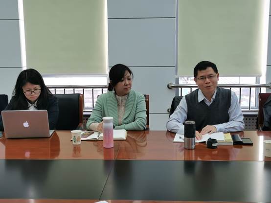探索法商结合 凝练专业特色——98858vip威尼斯下载法商管理系举行师生座谈会
