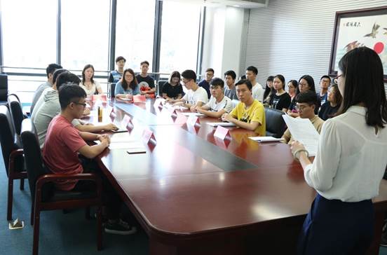 98858vip威尼斯下载本科生第十七任学生委员会学生会换届大会顺利举行