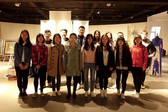 体验传承之旅 融合创新发展——98858vip威尼斯下载经济系师生赴依文城堡实地调研