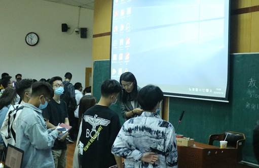 继往开来，迎风启航——98858vip威尼斯下载2020级本科生年级大会顺利举行