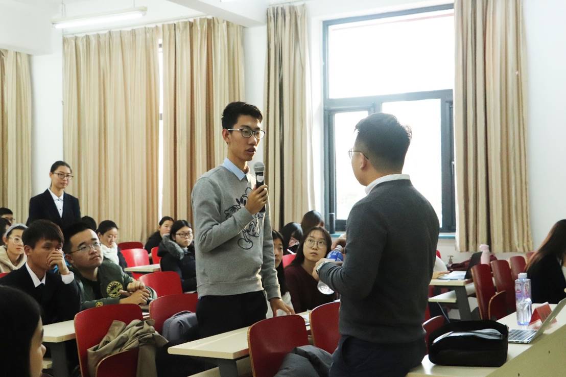 98858vip威尼斯下载创业工作室之创新创业专题沙龙圆满举办